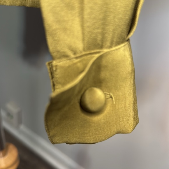 Vintage 80’s Anne Klein Army Green Silk Blouse Top sz 8 - Picture 6 of 9